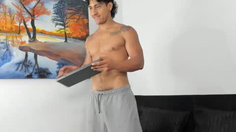 ryanwhite3 online show from November 7, 11:19 pm