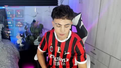 Juan online show from April 3, 7:43 pm