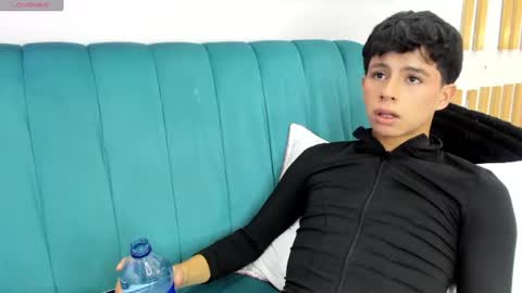 Santi online show from June 12, 3:32 pm