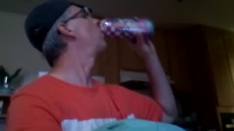 salis1981 online show from November 4, 12:22 am