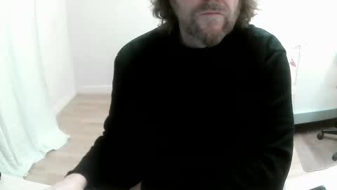 Snapshot of saltimbanquier chatting on December 3, 8:03 am Saltimbanquier Salt ou Banquier online show from December 3, 8:03 am