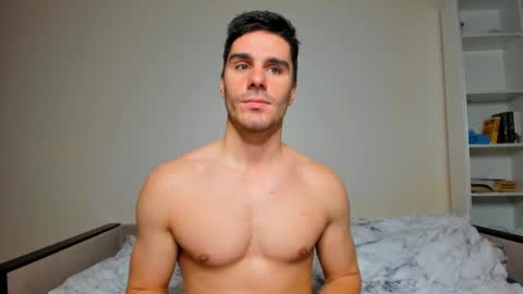 Snapshot of sam_huston18 chatting on January 16, 5:00 am BACK IN 2 WEEKS online show from January 16, 5:00 am
