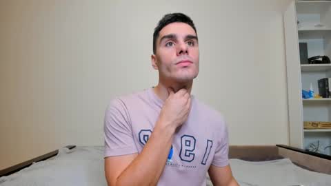 Snapshot of sam_huston18 chatting on December 18, 5:52 pm BACK IN 2 WEEKS online show from December 18, 5:52 pm