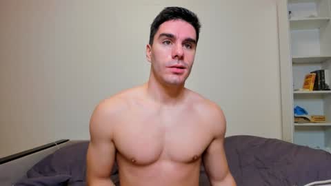 Snapshot of sam_huston18 chatting on January 7, 12:55 am BACK IN 2 WEEKS online show from January 7, 12:55 am