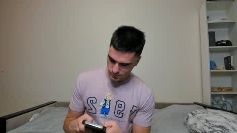 Snapshot of sam_huston18 chatting on December 13, 5:16 am BACK IN 2 WEEKS online show from December 13, 5:16 am