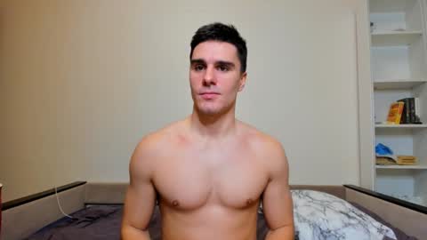 Snapshot of sam_huston18 chatting on January 5, 12:52 am BACK IN 2 WEEKS online show from January 5, 12:52 am