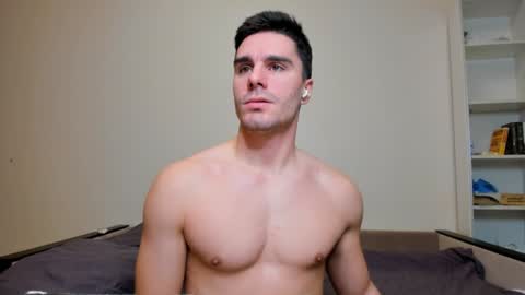 Snapshot of sam_huston18 chatting on January 9, 12:25 am BACK IN 2 WEEKS online show from January 9, 12:25 am