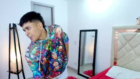 sam_tnt9 online show from April 16, 9:39 pm