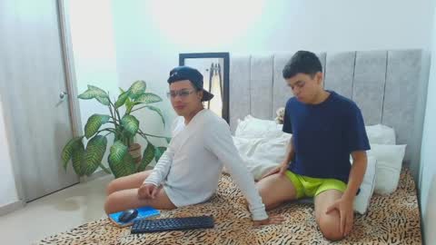 sam_tnt9 online show from March 30, 5:47 pm