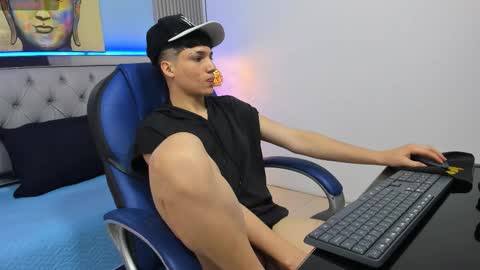 Sam online show from February 25, 8:43 pm