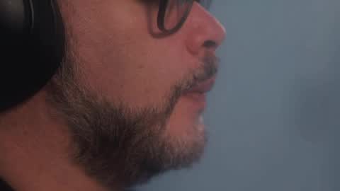 Sanders online show from April 21, 1:42 am