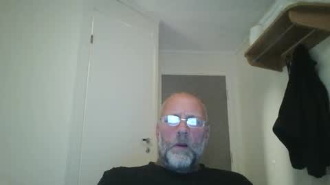 sandnesrune523 online show from September 23, 5:45 pm