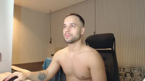 DeAlex online show from December 10, 8:40 am