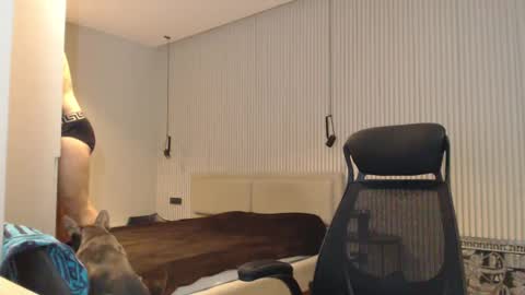 DeAlex online show from December 6, 9:43 am