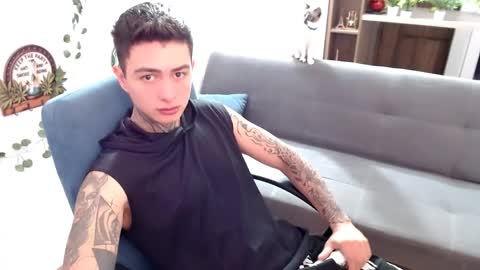 santi_ss online show from April 2, 2:03 pm