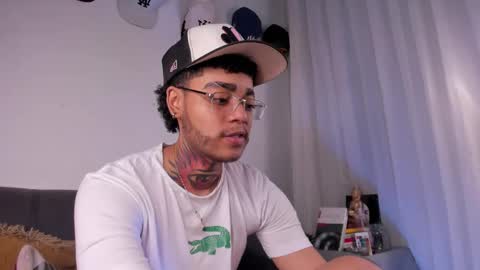 Santiago online show from November 22, 2:11 am