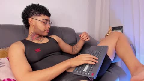 Santiago online show from November 9, 10:25 pm