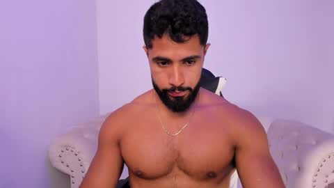 santiago_huntt online show from February 3, 9:31 pm