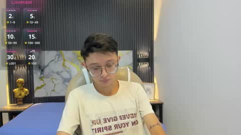 santiago_russo18 online show from September 27, 12:25 pm