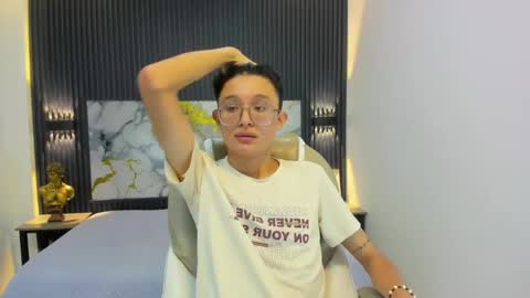 santiago_russo18 online show from September 20, 1:22 pm