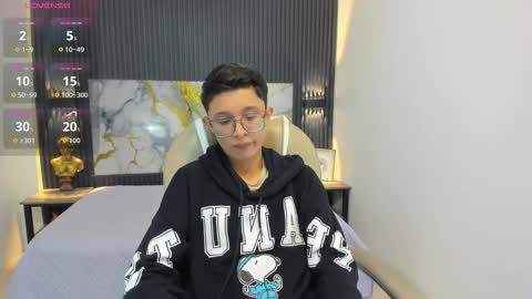 santiago_russo18 online show from September 26, 12:03 pm