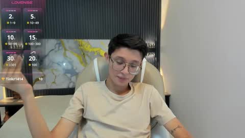 santiago_russo18 online show from October 13, 2:01 pm