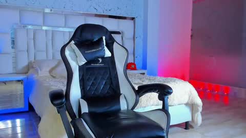 Santi Reyes online show from October 22, 1:20 am