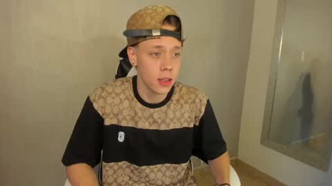 Julius Novachrono  online show from October 8, 9:52 pm