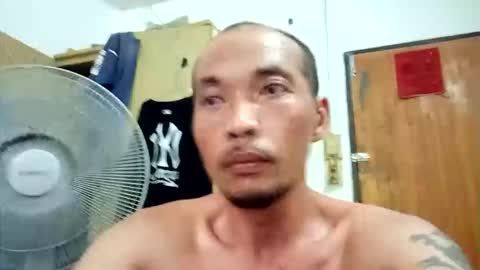 santichai561323 online show from April 4, 5:37 am