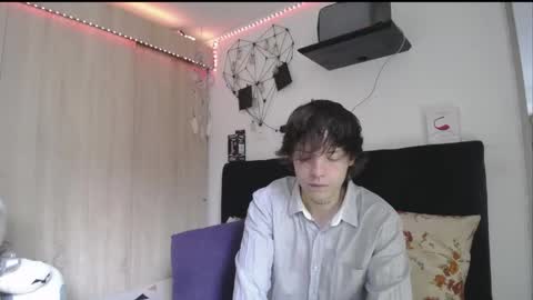 Santii online show from April 9, 5:08 pm