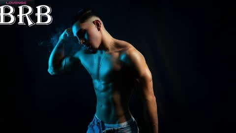 Santiago Seans online show from April 12, 1:45 pm