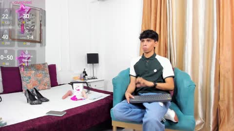 Santiago Carrington online show from January 11, 2:25 pm