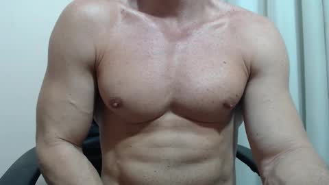 saradorj92 online show from February 20, 6:19 am