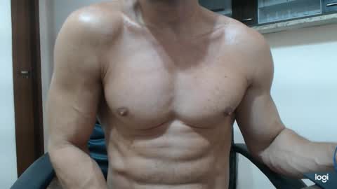 saradorj92 online show from January 17, 6:26 am