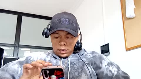     online show from October 4, 3:28 pm