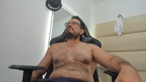 sebastian   muscleman  daddy   the better  latin  lover   online show from October 22, 4:32 pm