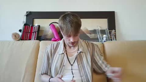 Snapshot of scaleslayer chatting on February 5, 2:59 pm Mike online show from February 5, 2:59 pm