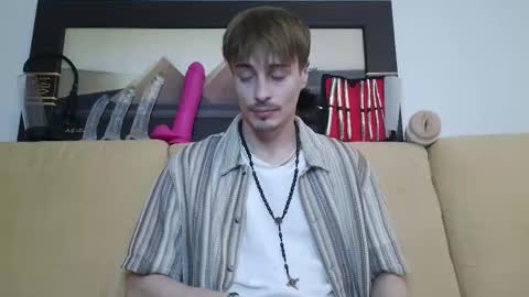 Snapshot of scaleslayer chatting on February 16, 9:16 pm Mike online show from February 16, 9:16 pm