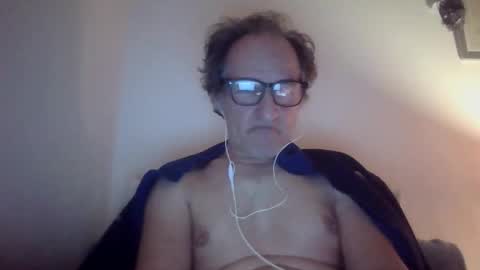 scotchwhieskie online show from April 2, 11:34 pm