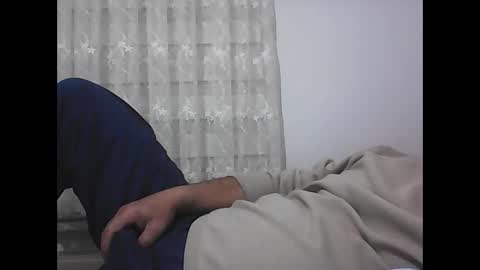 Snapshot of screw2 chatting on January 3, 9:05 pm Evren online show from January 3, 9:05 pm