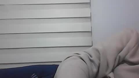 Snapshot of screw2 chatting on February 17, 6:15 pm Evren online show from February 17, 6:15 pm