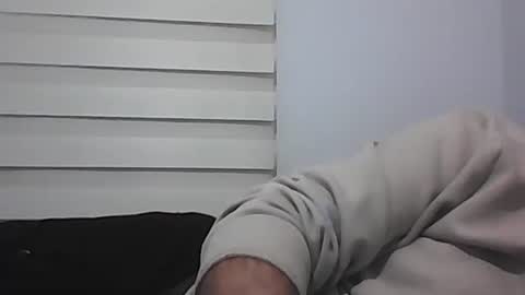 Snapshot of screw2 chatting on February 15, 11:27 pm Evren online show from February 15, 11:27 pm