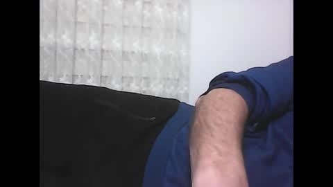 Snapshot of screw2 chatting on February 9, 9:49 pm Evren online show from February 9, 9:49 pm