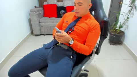 juan  sebastian online show from December 7, 4:14 pm