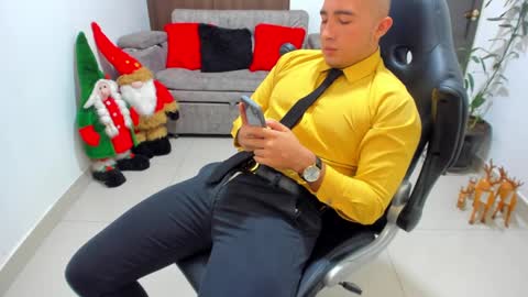 juan  sebastian online show from December 20, 5:29 pm