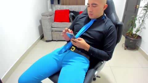 juan  sebastian online show from January 28, 12:11 pm