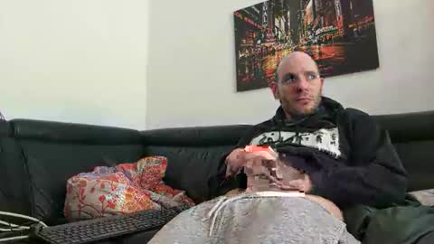 Sebastian online show from March 12, 9:06 am