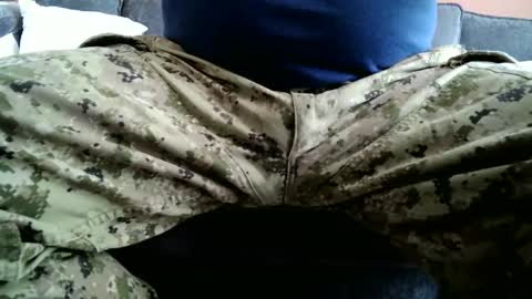 selfpound online show from April 8, 8:17 pm