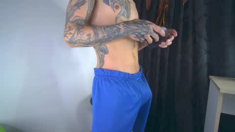 sem_alas online show from February 4, 12:38 am