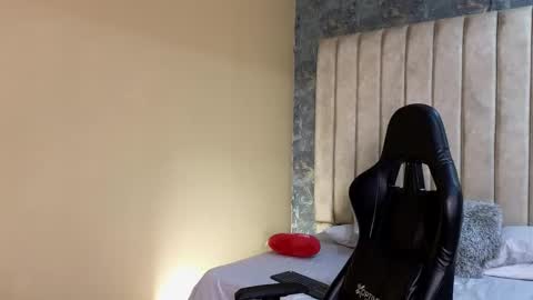 HEY IM SETH online show from February 18, 7:10 pm